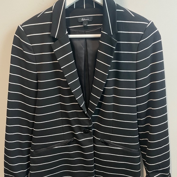 Black striped blazer sz 8 - Picture 3 of 3